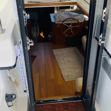 Hotel Yacht Y Fiestas Sant Adrià de Besòs Esterno foto